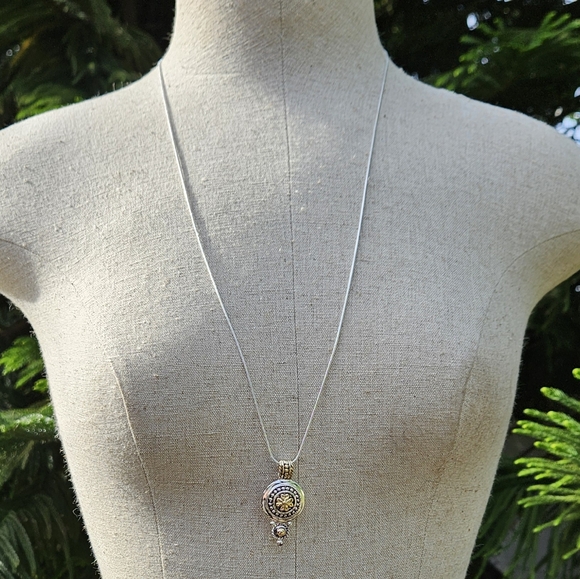 Roman Pendant & Sterling Silver Chain - Picture 2 of 7